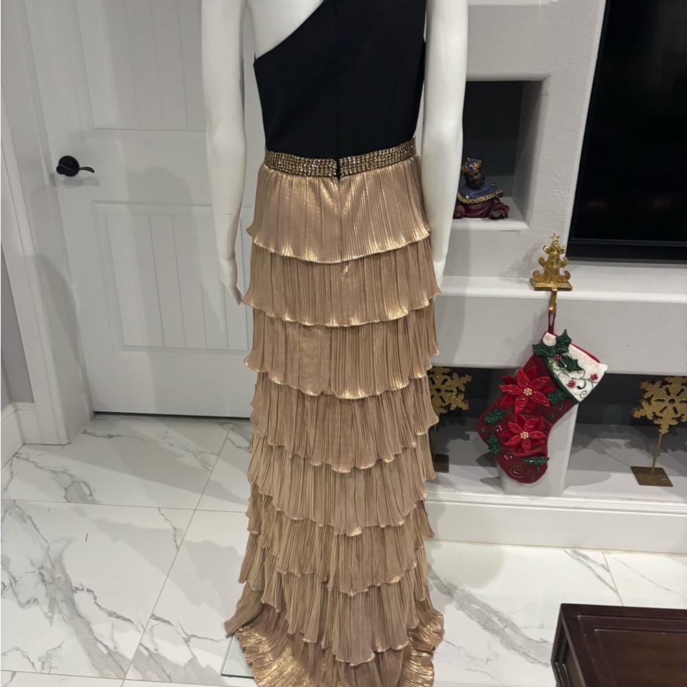 Mac Duggal Black and Gold Asymmetrical Skirt - Picture 3 of 5